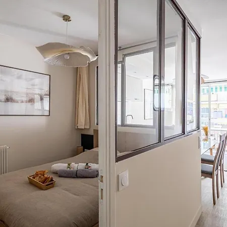 Super Centre Les Pins Proche